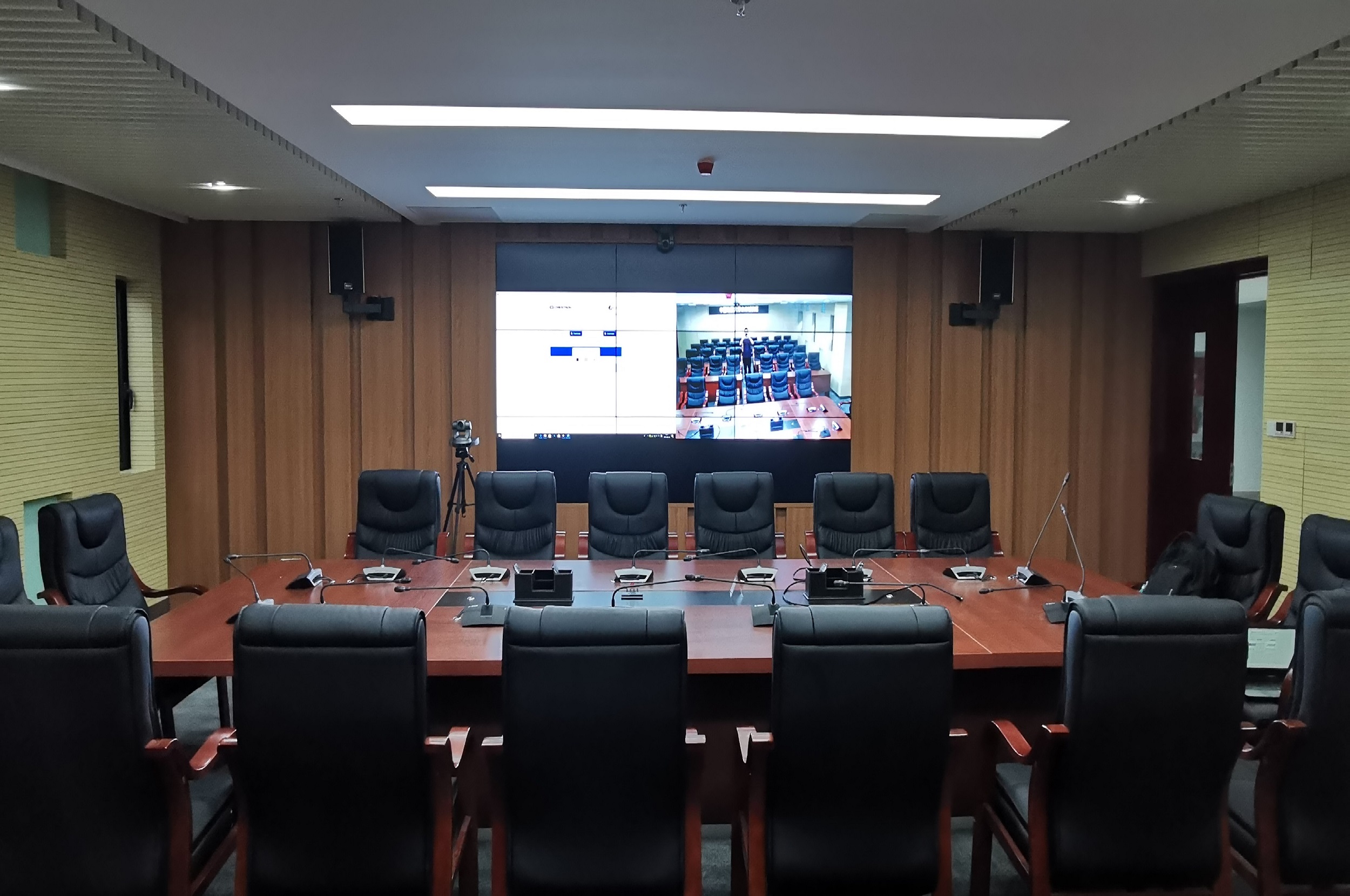 1569750171972013754.jpg 教服 2F 227 視頻會(huì)議室 3.jpg